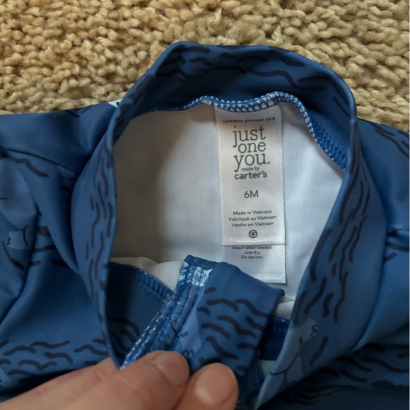 Carters Rash Guard - Picture 3 of 4